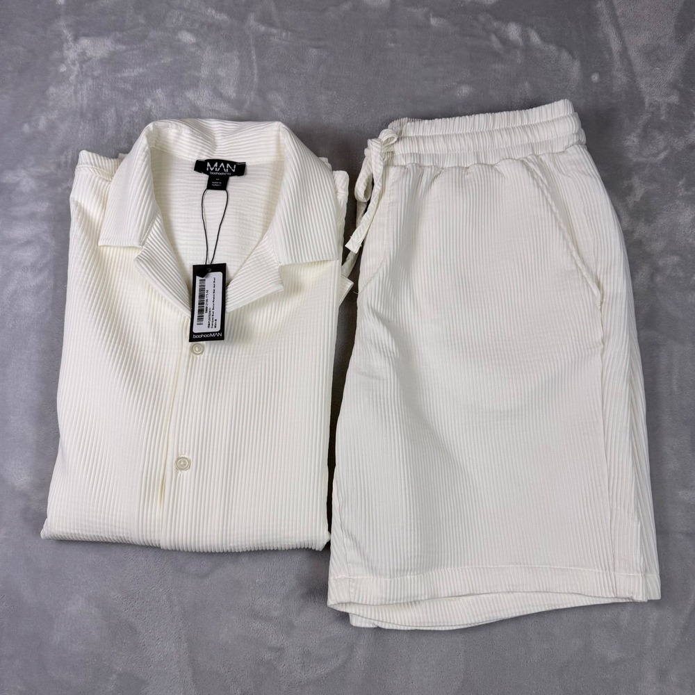 BoohooMAN Mens White Pleated 2 Piece Set Oversized Shirt and Shorts BMM12158 M